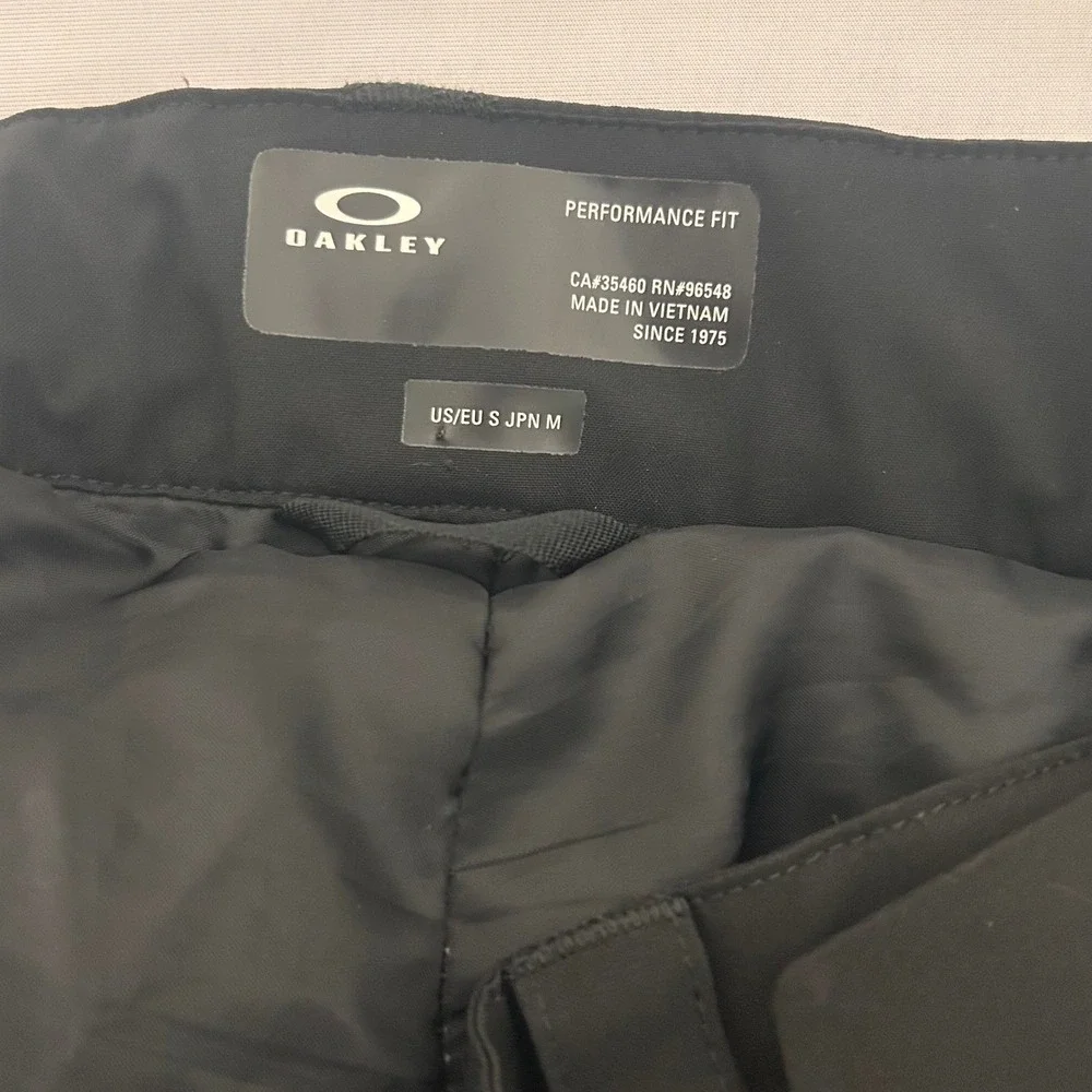 Oakley Axis Snow Pants Mens Small Black‎ Insulated Snowboard Ski Performance